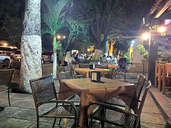 sidewalk cafe Montejo